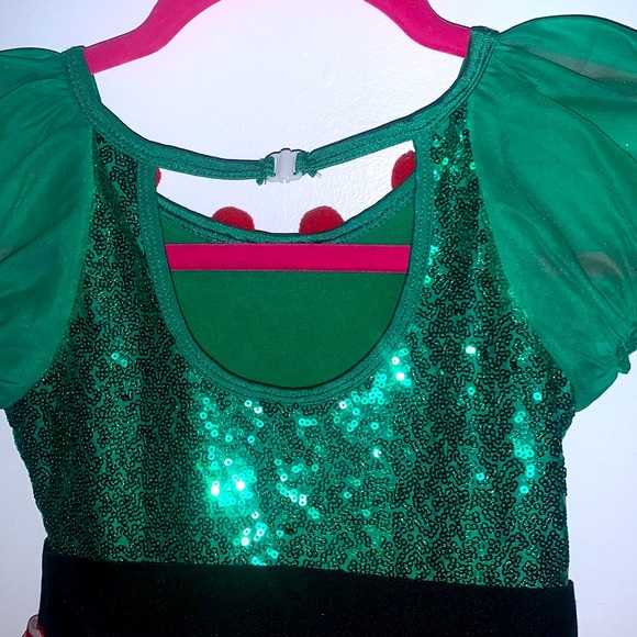 Little girls Adorable Santa outfit for a 2T with matching Hat. - Picture 7 of 13